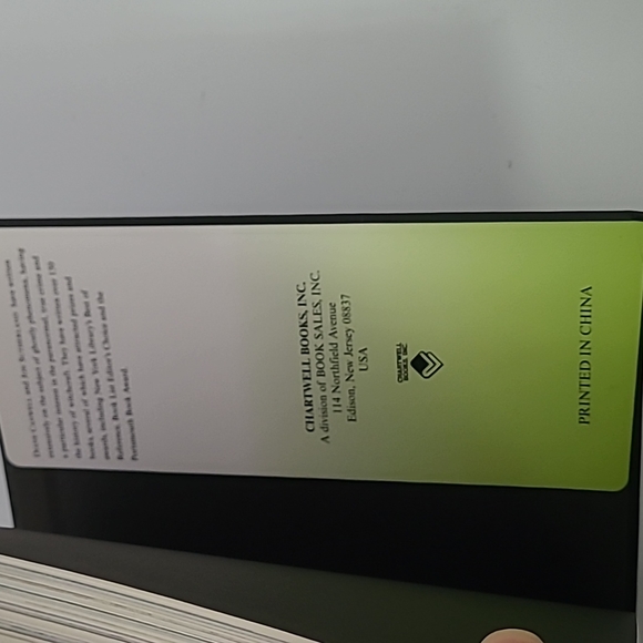 Book Ghosts of the World | 249 Pages | Jacket Cover - Picture 8 of 8